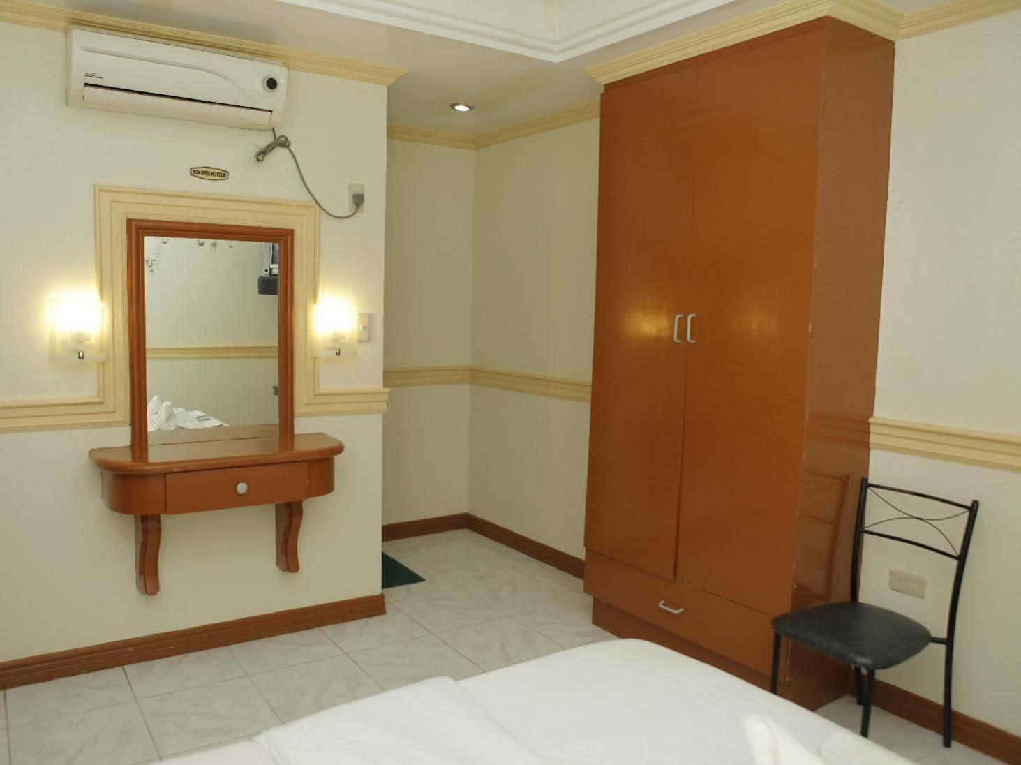 Golden Palace Hotel Tagum Экстерьер фото